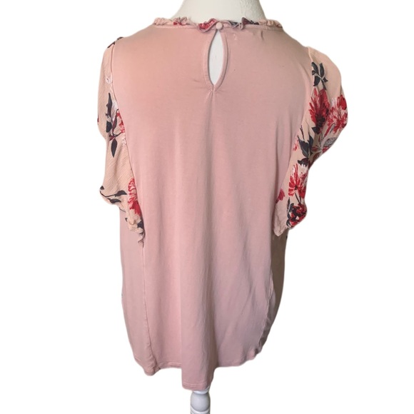 Maurice’s Pink Floral Top with Flutter sleeves - Picture 6 of 9